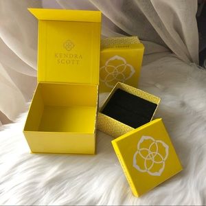 Kendra Scott Gift Boxes (3)